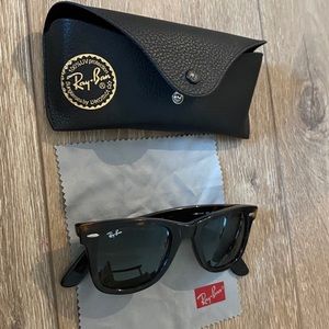 Ray-Ban Original Wayfarer Sunglasses RB2140